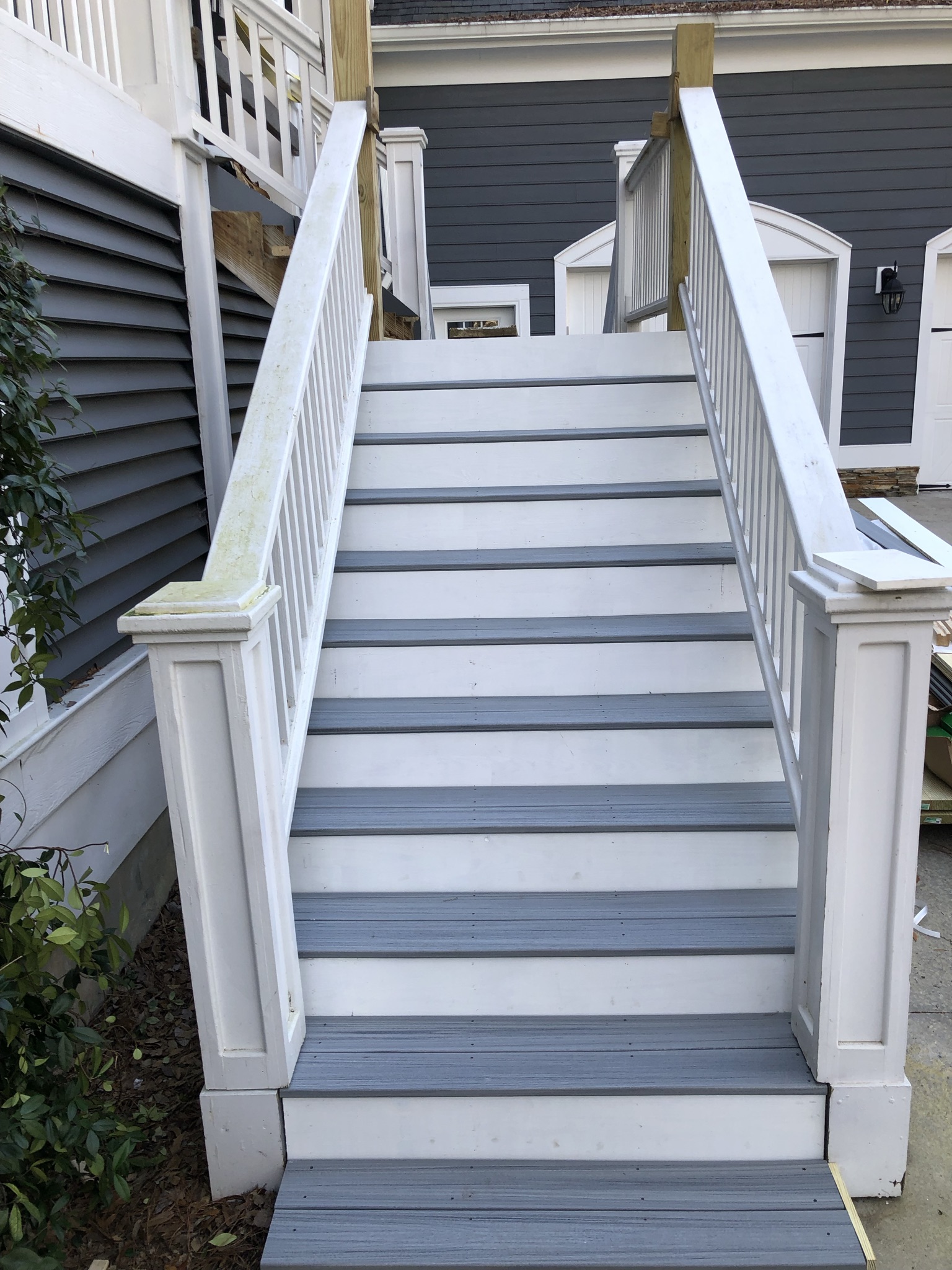 752DB91B-5748-403B-A782-E4E560F5CE45